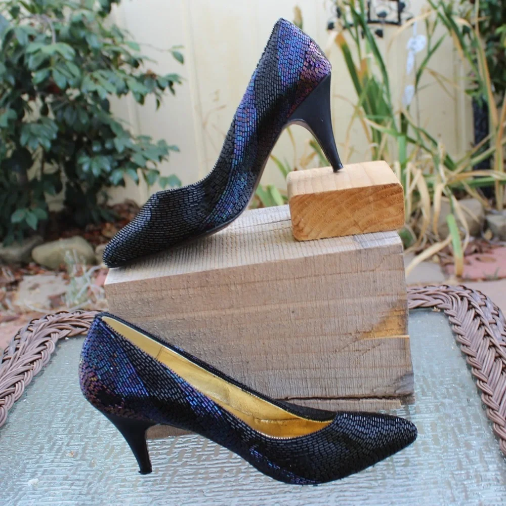 Retro J. RENEE Iridescent Indigo Beaded Heels 👠🦋